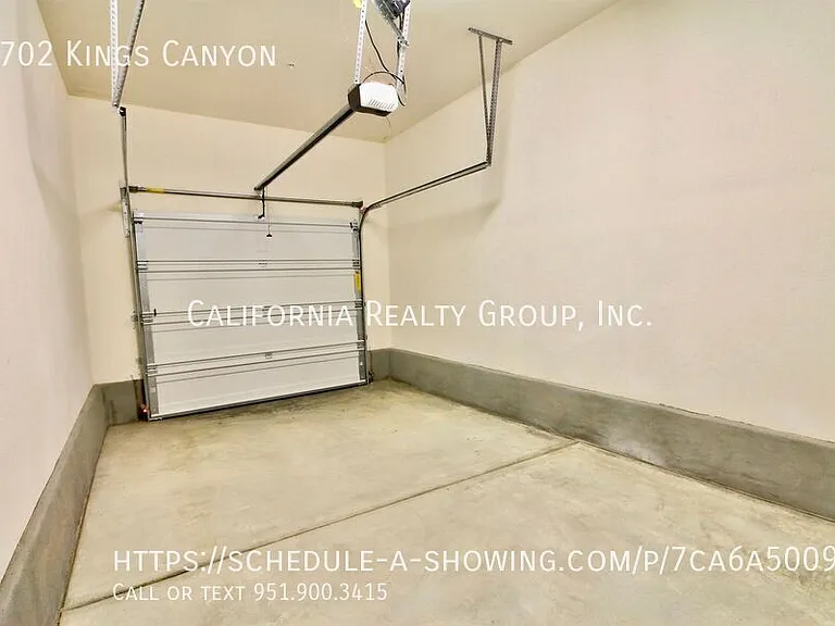 2702 Kings Canyon Dr — Photo 10