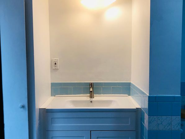 8 Cleveland St #1