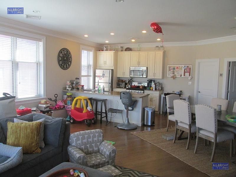 1st image of 20 Englewood Ave #3044