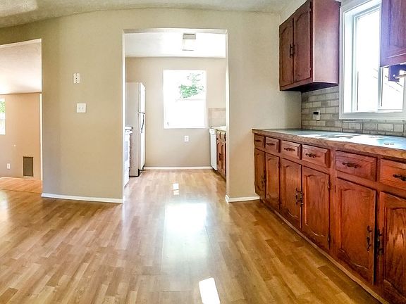 5th image of 13120 E Rich Ave
