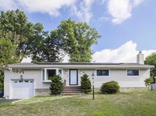 30 White Beeches Dr, Dumont, NJ 07628