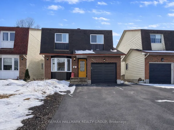 1091 Burgundy Ln, Ottawa, ON K1C 2M9