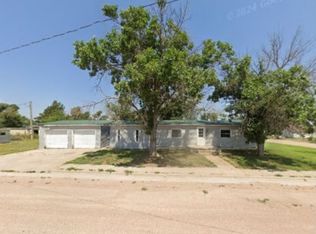 402 W Blake St, Palisade, NE 69040