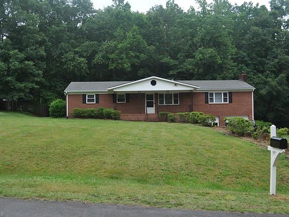 2nd image of 2900 Loretta Ln