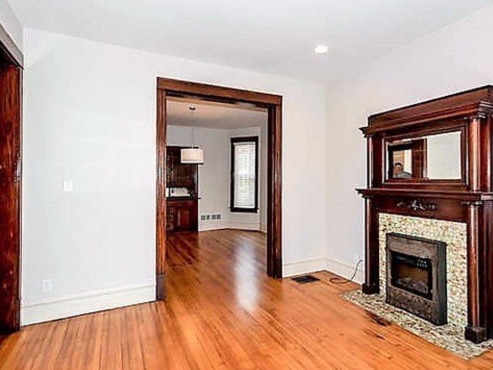 1st image of 3449 W Diversey Ave #1