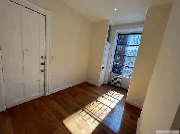 419 West 44th Street image 10 of 17