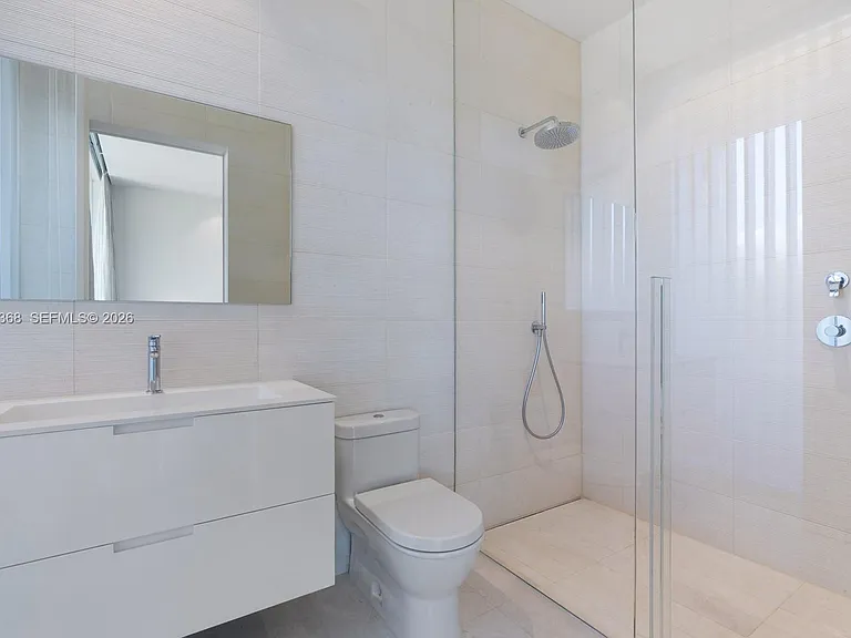 1051 W 48th St — Photo 35