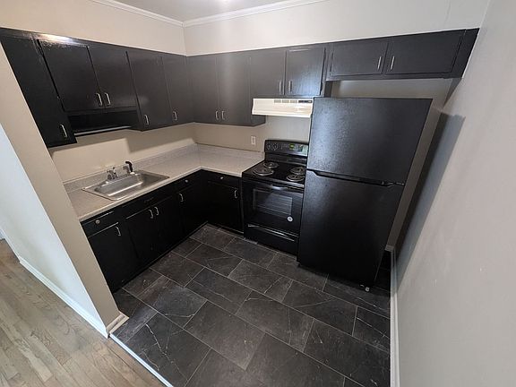3rd image of 105 Bloomfield St APT 5