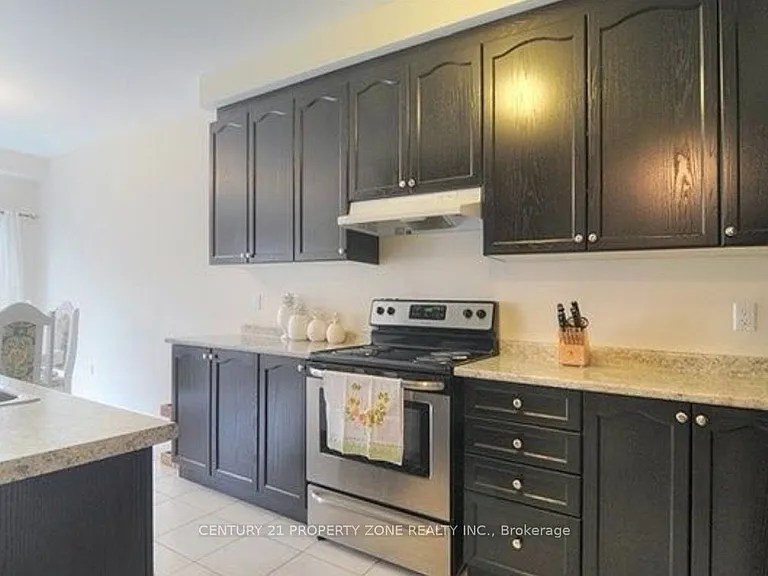 38 Banbridge Cres — Photo 8