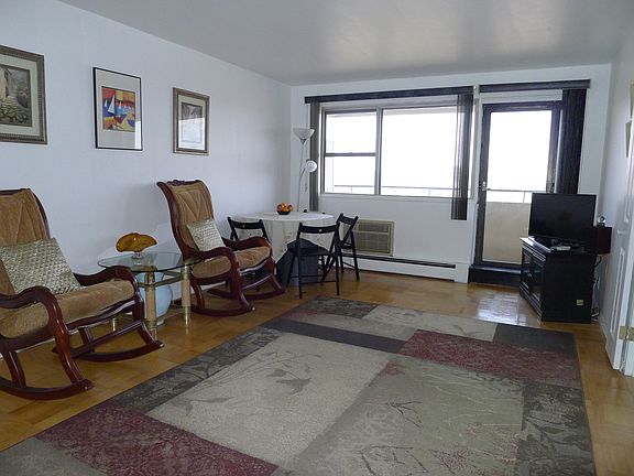 3rd image of 1523 Central Park Ave APT 17G