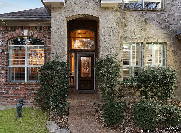 2nd image of 25702 Evanston Ct