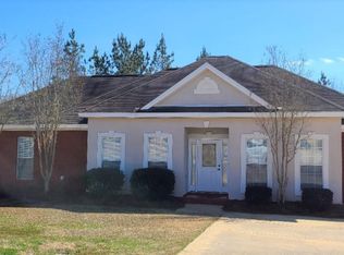 1722 Edinburgh St, Prattville, AL 36066