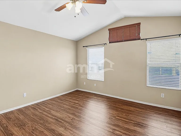 1717 Cedar Bluffs Way — Photo 9