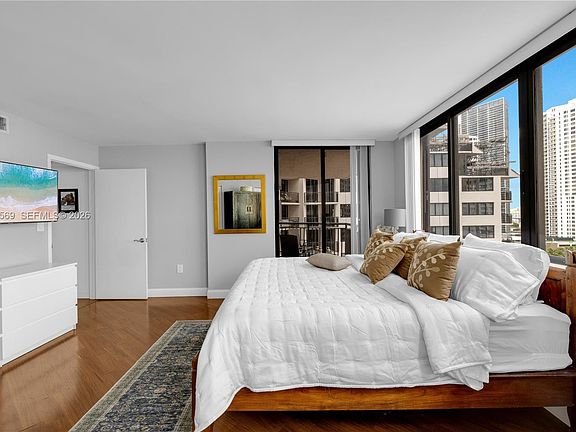 4th image of 540 Brickell Key Dr APT 1514