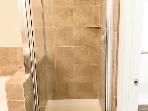 4th image of 13218 Salem Cir