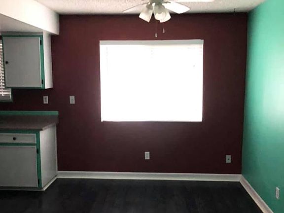 2nd image of 832 Redondo Ave #C