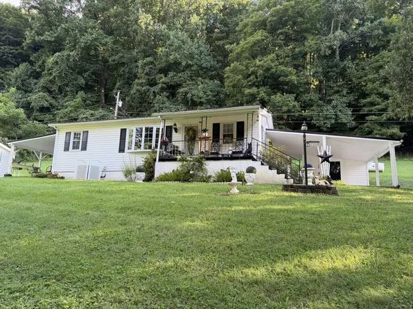 2774 Wardell Rd, Pounding Mill, VA 24637