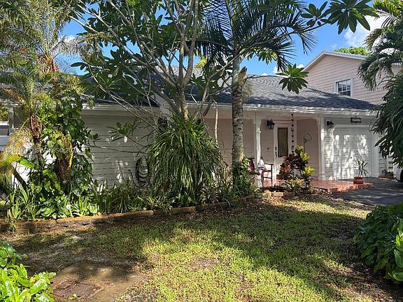 4th image of 15110 SW 141st Ct