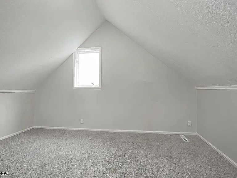 1037 Washington Ave — Photo 13