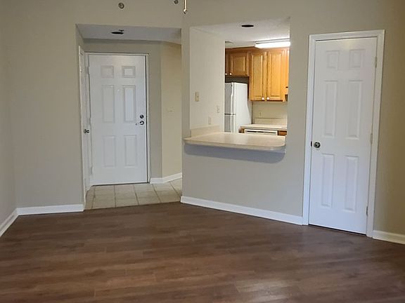 2nd image of 211 Heritage Blvd Ste 605