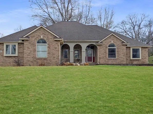 4297 Oak Tree Ct, Fenton, MI 48430