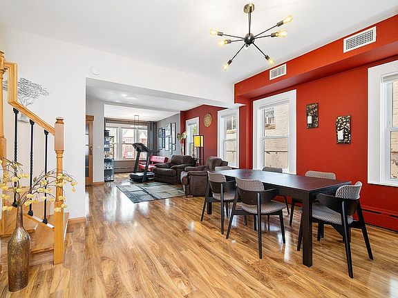 4th image of 3056 84th St