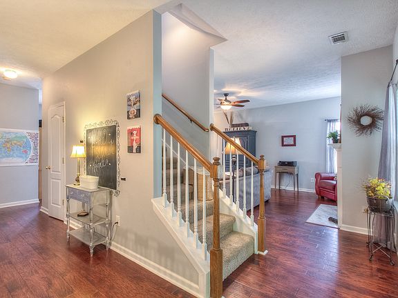 5th image of 3237 Dark Woods Dr