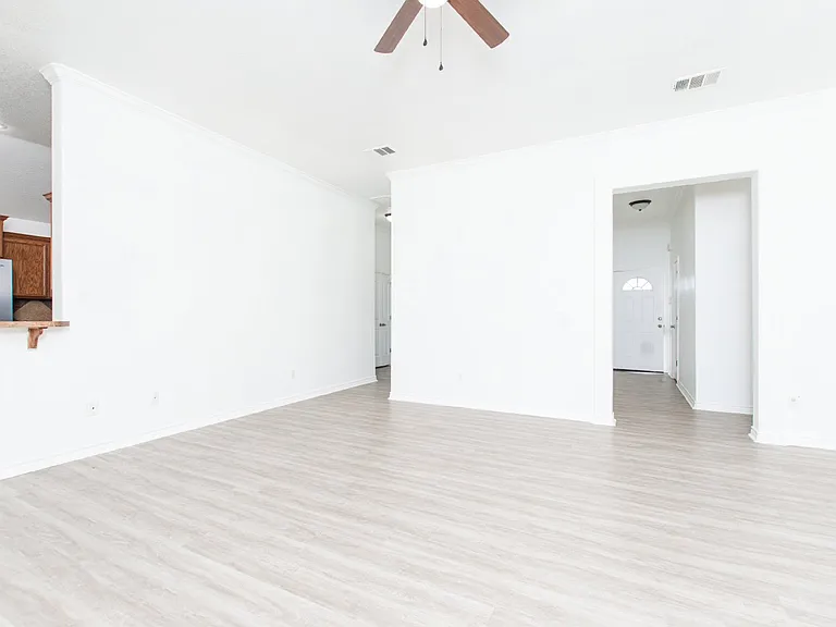 4602 Lauren Mackenzie Dr — Photo 3
