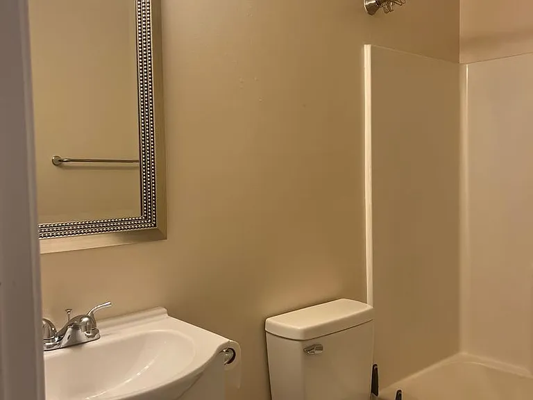 422 Snow St — Photo 17