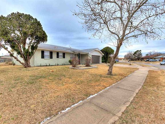 3rd image of 6404 NW Cheyenne Ave