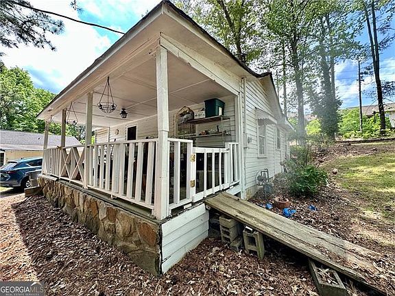 2nd image of 4595 Spring St