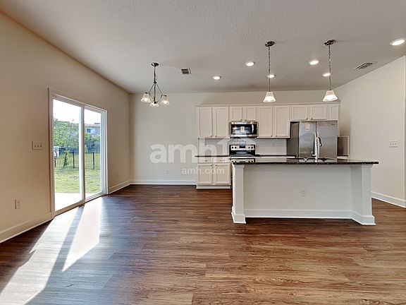 5th image of 8481 Highfield Ave