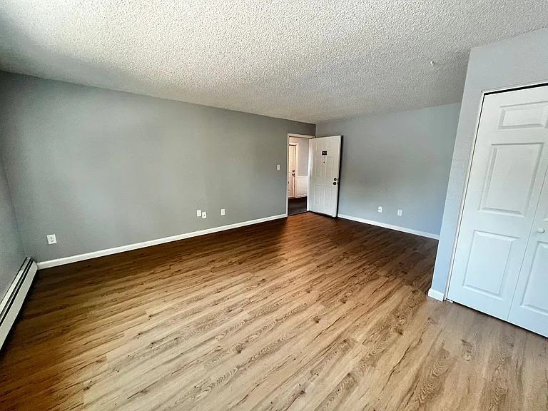 Myers Court — Photo 12
