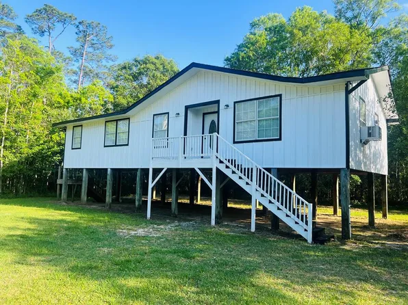 4103 Lake St, Bay Saint Louis, MS 39520