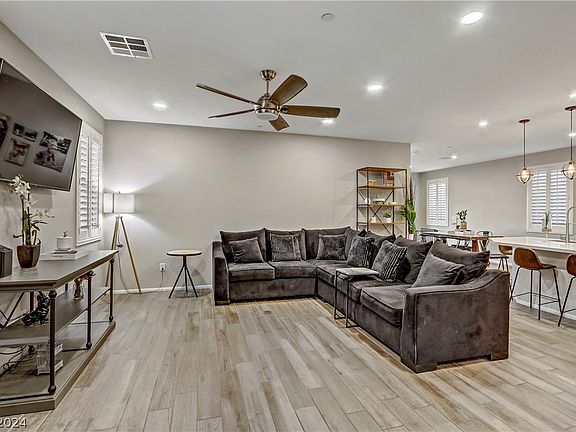 4th image of 1032 Huckburn Ave