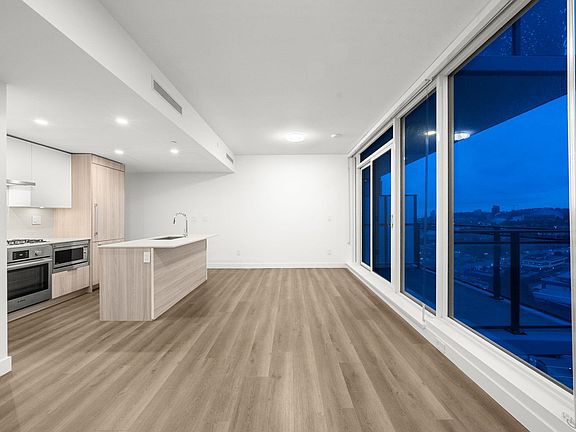 3rd image of 901 Lougheed Hwy #1106
