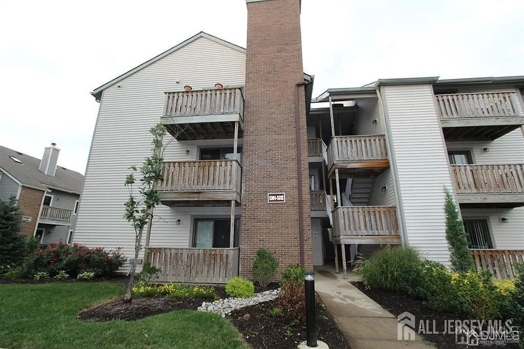 1 bed, 1.0 bath, 667 sqft, $1,700 — Photo 1