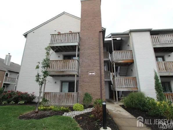 5310 Ravens Crest Dr, Plainsboro, NJ 08536