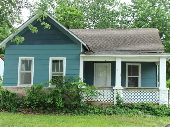 716 N 26th St, Parsons, KS 67357