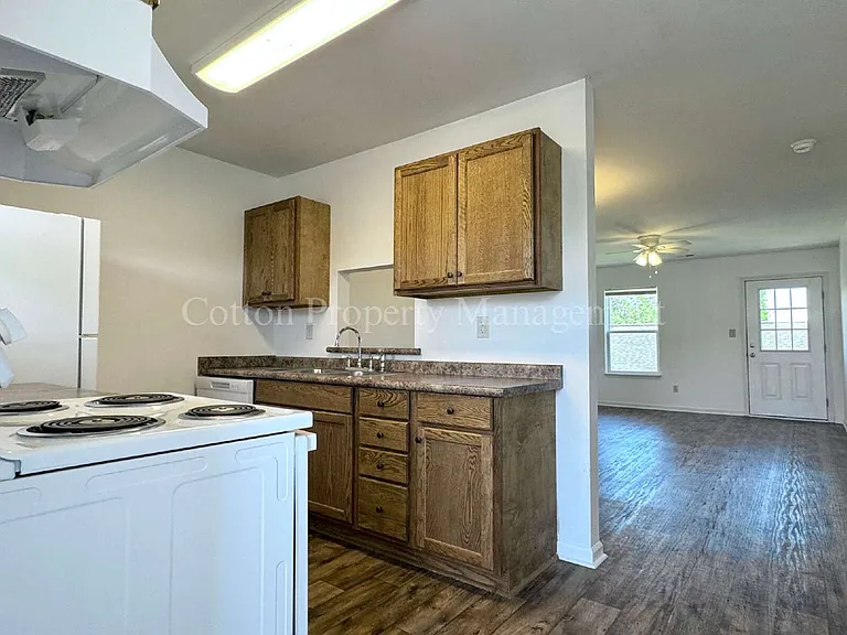 315 S Dudley St #16 — Photo 8
