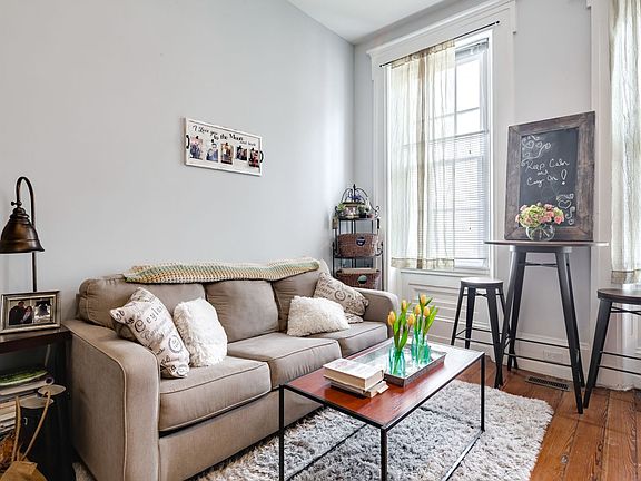 2nd image of 1320 Pine St APT 1F