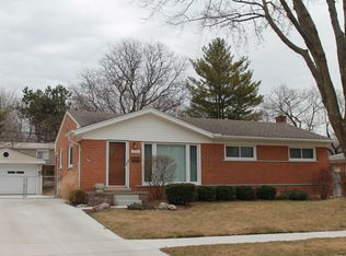 1390 Catalpa Dr, Rochester, MI 48307