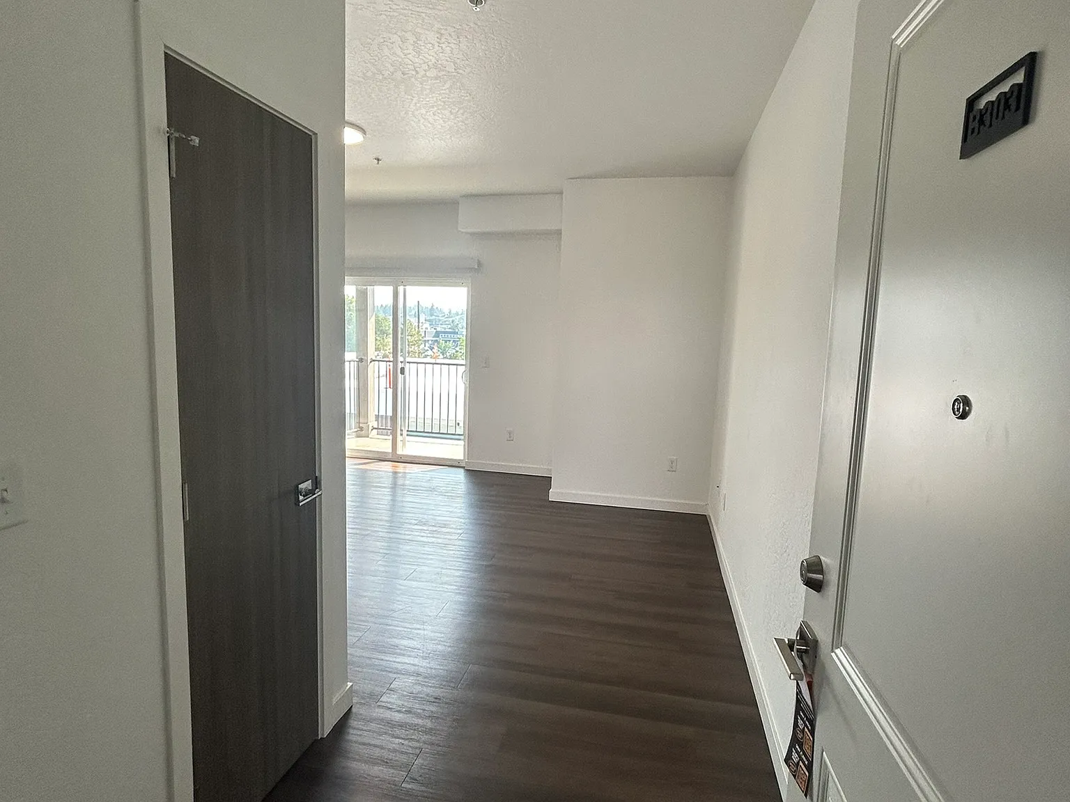 2 bed, 1043 sqft, $1,650 — Photo 3