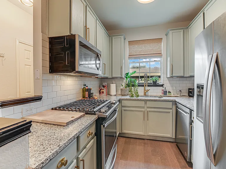 2000 Cullen Ave #14 — Photo 9