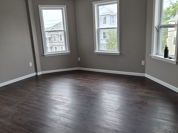 Living room 15 x 14