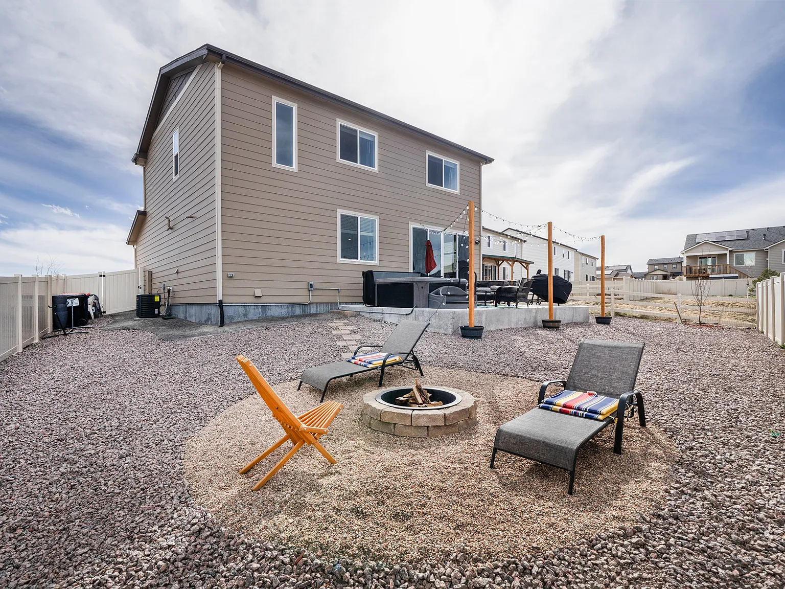 4 bed, 2023 sqft, $2,700 — Photo 3