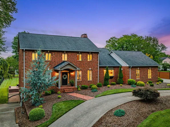 704 Chippendale Rd, Kingsport, TN 37660