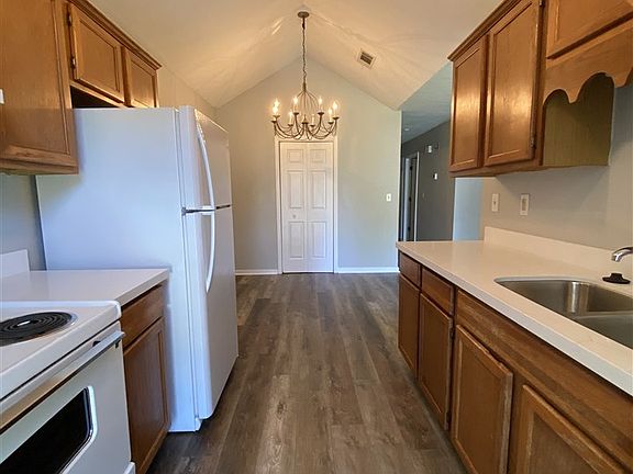 4th image of 1125 Barnett Bend Dr