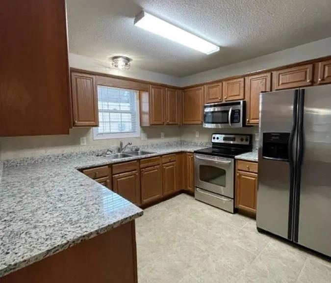 107 Armadale Dr — Photo 5