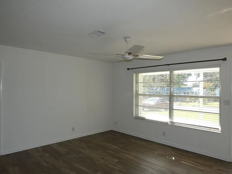 3460 Rothschild Dr — Photo 3